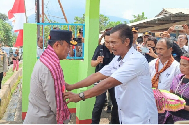 Wakapolri Resmikian Tower BTS di Desa Pululera, Perkuat Mitigasi Erupsi Gunung Lewotobi Laki-laki 1 FotoJet 2 2