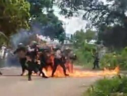 Jelang Eksekusi Lahan Sengketa, Warga Atambua Serang Aparat Dengan Bom Molotov