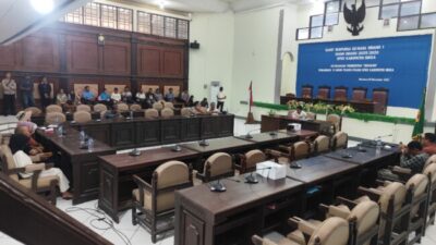 Gelar Aksi Penolakan Penutupan Pasar Wuring, Puluhan Pedagang Hanya Diterima 6 Anggota DPRD