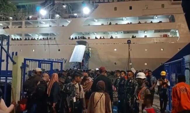 Screenshot 2025 12 22 21 56 49 819 com.whatsapp edit