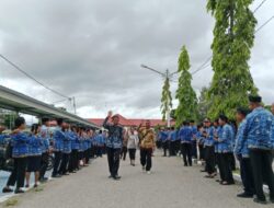 40 Tahun Pengabdian, Guru Wilhelmus Sanan Menari Tebe dalam Tradisi Pelepasan Purna Tugas di TTU