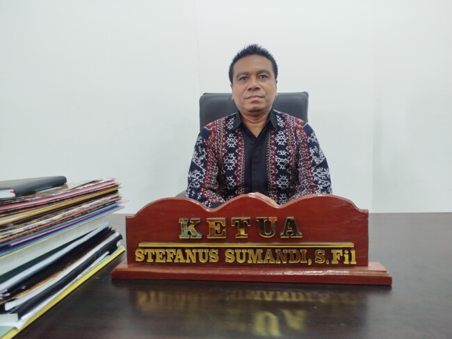 Stef Sumandi Ketua DPRD Sikka