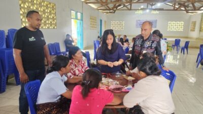 Dorong UMKM Naik Kelas, Rumah BUMN Ende Gelar Pelatihan Kriya di Kampung Sikka
