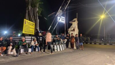 Keluarga Korban Geruduk Polres Sikka, Buntut Kaburnya SG Terduga Pelaku Kasus Kematian di Desa Rubit 