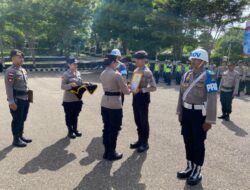Tegakkan Kedisiplinan, Polres TTU Pecat Satu Anggota dan Berikan Penghargaan Pengabdian