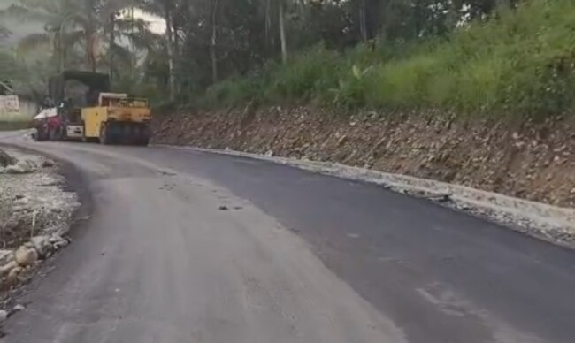 Proyek Jalan Nangamboa–Watumite Diduga Gunakan Material Ilegal, Polda NTT Diminta Turun Tangan 2 Screenshot 2026 04 08 08 07 06 599 com.whatsapp.w4b edit