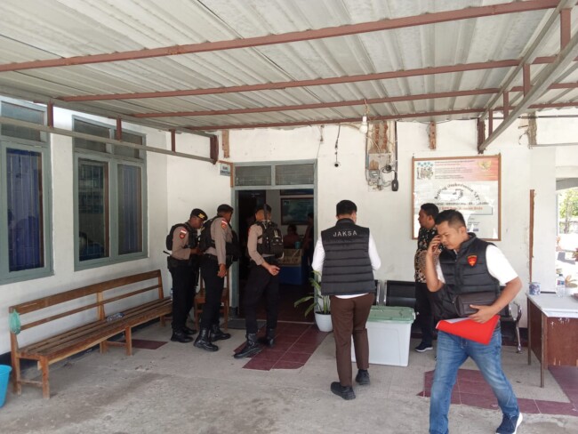BREAKING NEWS! Ruang Direktur hingga Bendahara Perumda Tirta Cendana Digeledah, Jaksa Sita Dokumen 2 IMG 20260507 WA0011