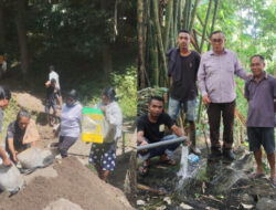 Puluhan Tahun Krisis Air, Warga Dusun Rotat-Sikka Swadaya Alirkan Air Minum Bersih
