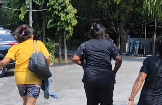 Dikepung Emak-Emak Pasar Alok, Bupati Sikka Kabur Lewat Pintu Belakang DPRD 2 Screenshot 2026 06 11 22 05 52 092 com.miui .gallery edit