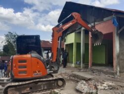 Pemkab TTU Mulai Bongkar 17 Bangunan Pasar Baru Kefamenanu, Disiapkan Jadi Pasar Modern
