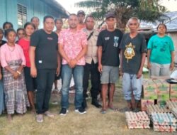 Puluhan Rumah Rusak di Tarunggawang Sikka, Tim Senator AWK Salurkan Bantuan Sembako untuk Warga Terdampak