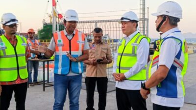 Tinjau Kerusakan Pelabuhan Maumere, Anggota DPR RI Minta Pelindo Segera Bangun Terminal Sementara