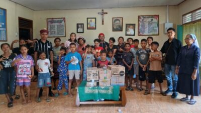 PMKRI Maumere Salurkan Bantuan Alat Tulis dan Pakaian bagi Anak-Anak SLB Bakti Luhur dan Asrama Susteran Alma